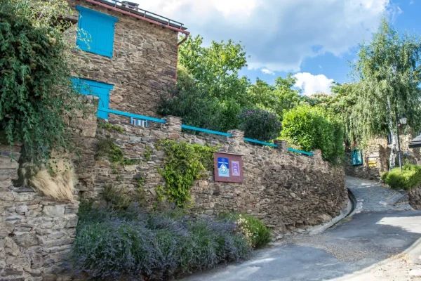 39741060_877953099075399_5174470525413490688_o