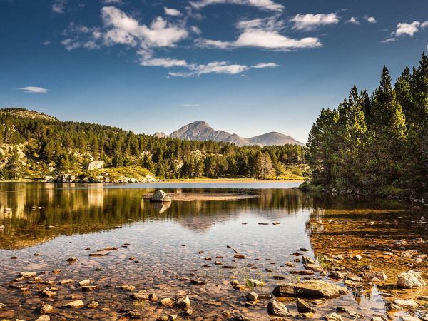 Lac des Bouillouses, Belle Aurore et Carlit, entre Pêche et Randonnée, Pêche à la Truite sur les lac, sur le sentier du Carlit.
