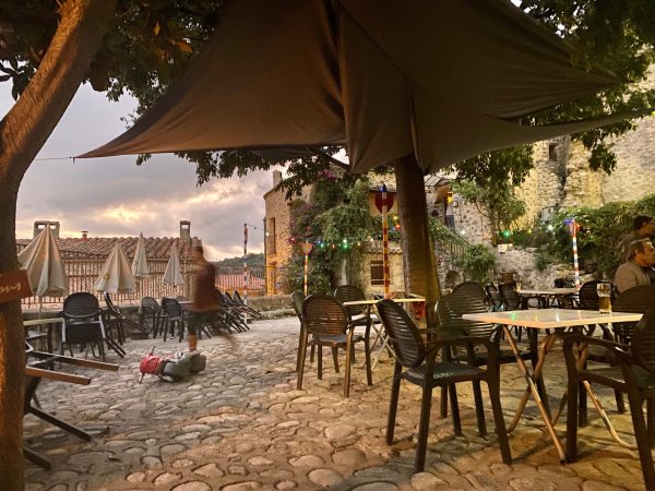 bistrot-de-pays-eus-village-manger