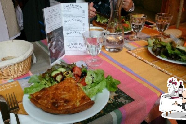 r0fc-La-Praline-dining-table